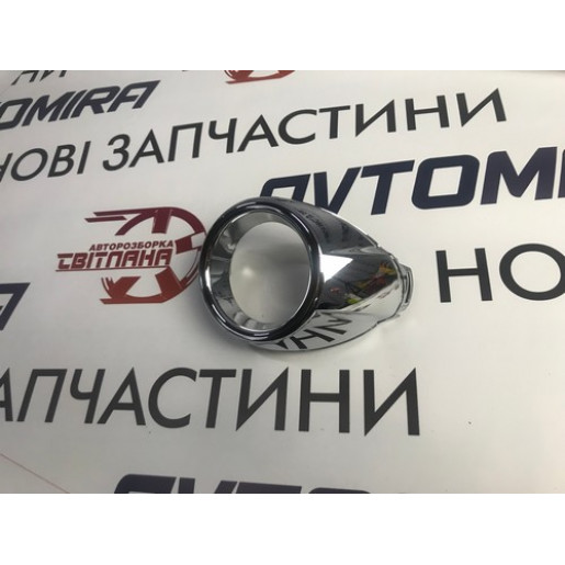 Кронштейн фари протитуманної лівий Ford Focus 3 2011-2017 330654